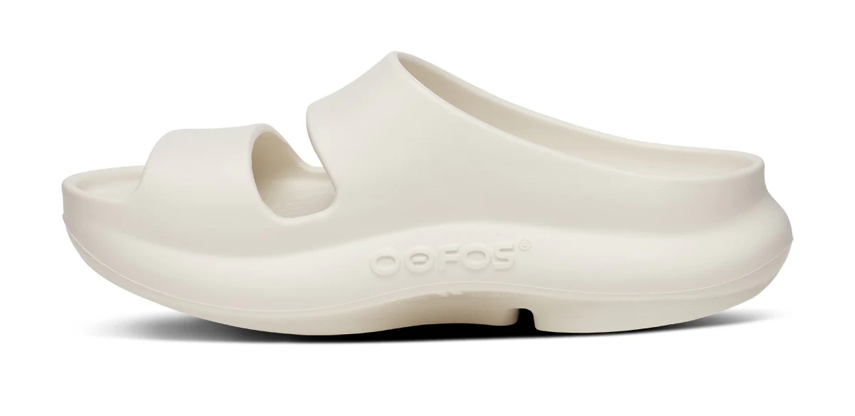 OOFOS Women's OOyea Slide