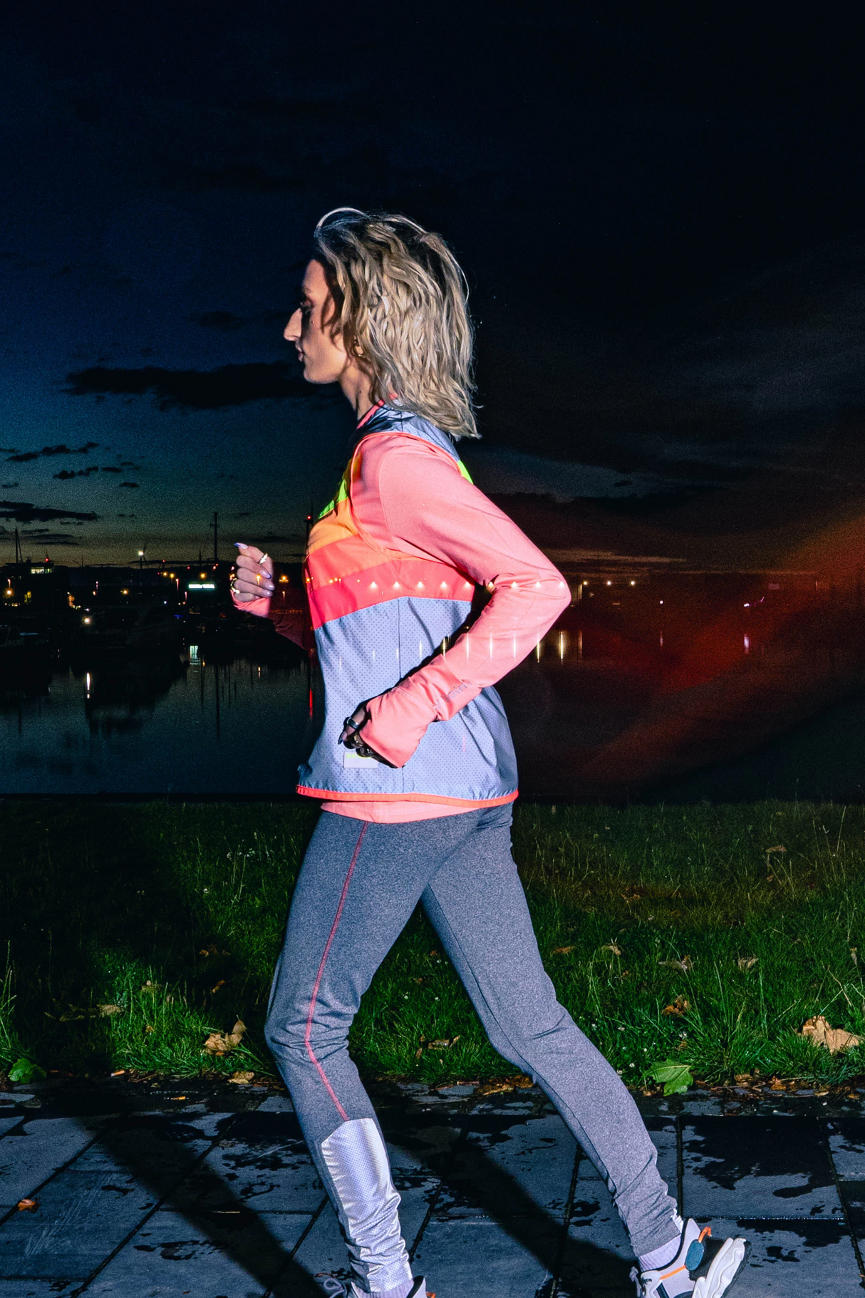 GoFluo Women's Scarlett Vest