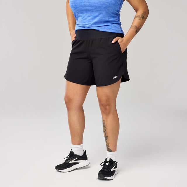 Brooks women's 7" Chaser Short 2.0 running shorts with pockets and adjustable waistband