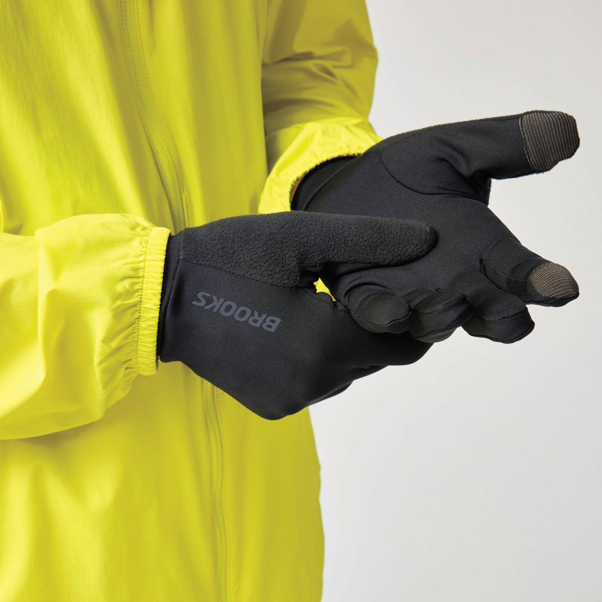 Brooks Dash Midweight Glove