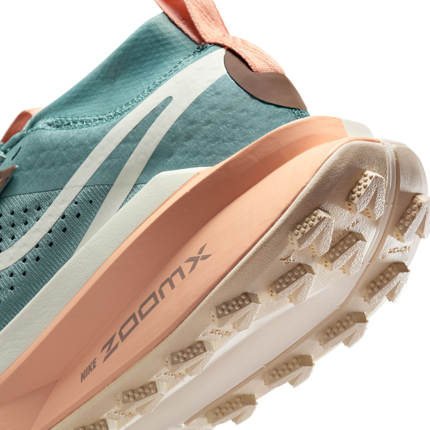 Nike Women's Zegama Trail 2