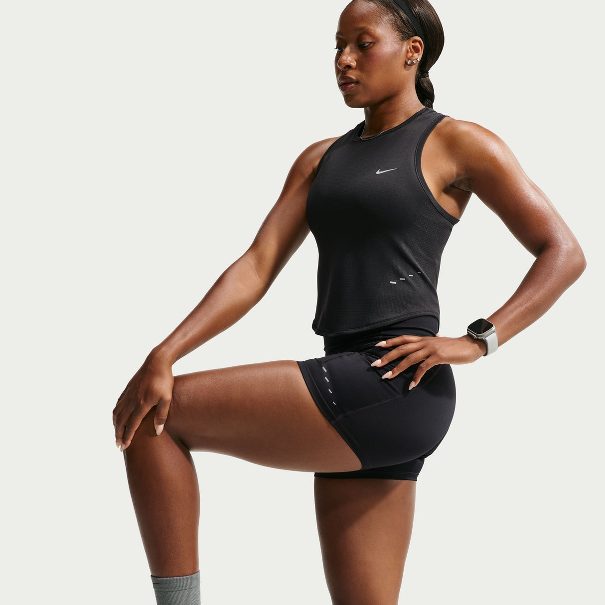 Nike Women's Swift Dri-FIT Seamless Cropped Running Tank Top