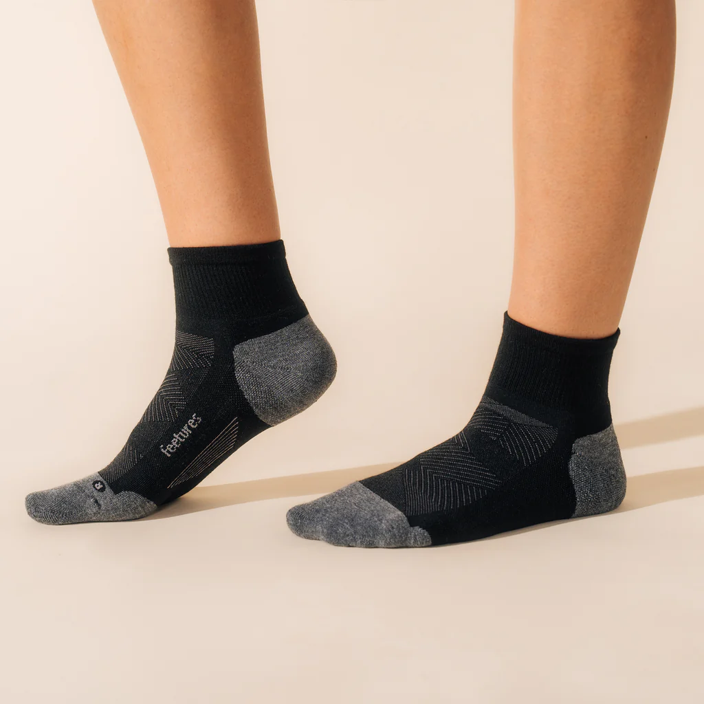 Feetures Elite Max Cushion Quarter Socks
