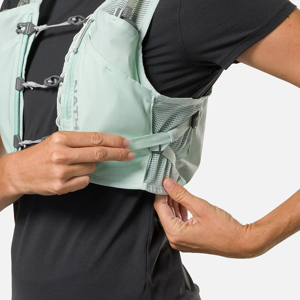 Nathan Women's Pinnacle Breeze 4L Hydration Pack