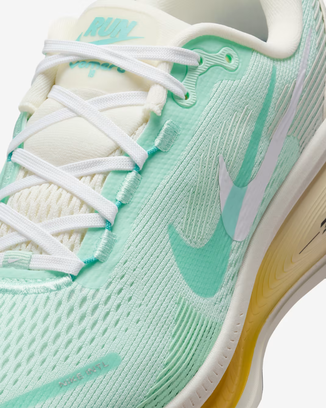 Nike Women's Vomero 18