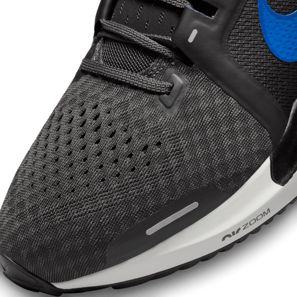 Nike Men's Air Zoom Vomero 16