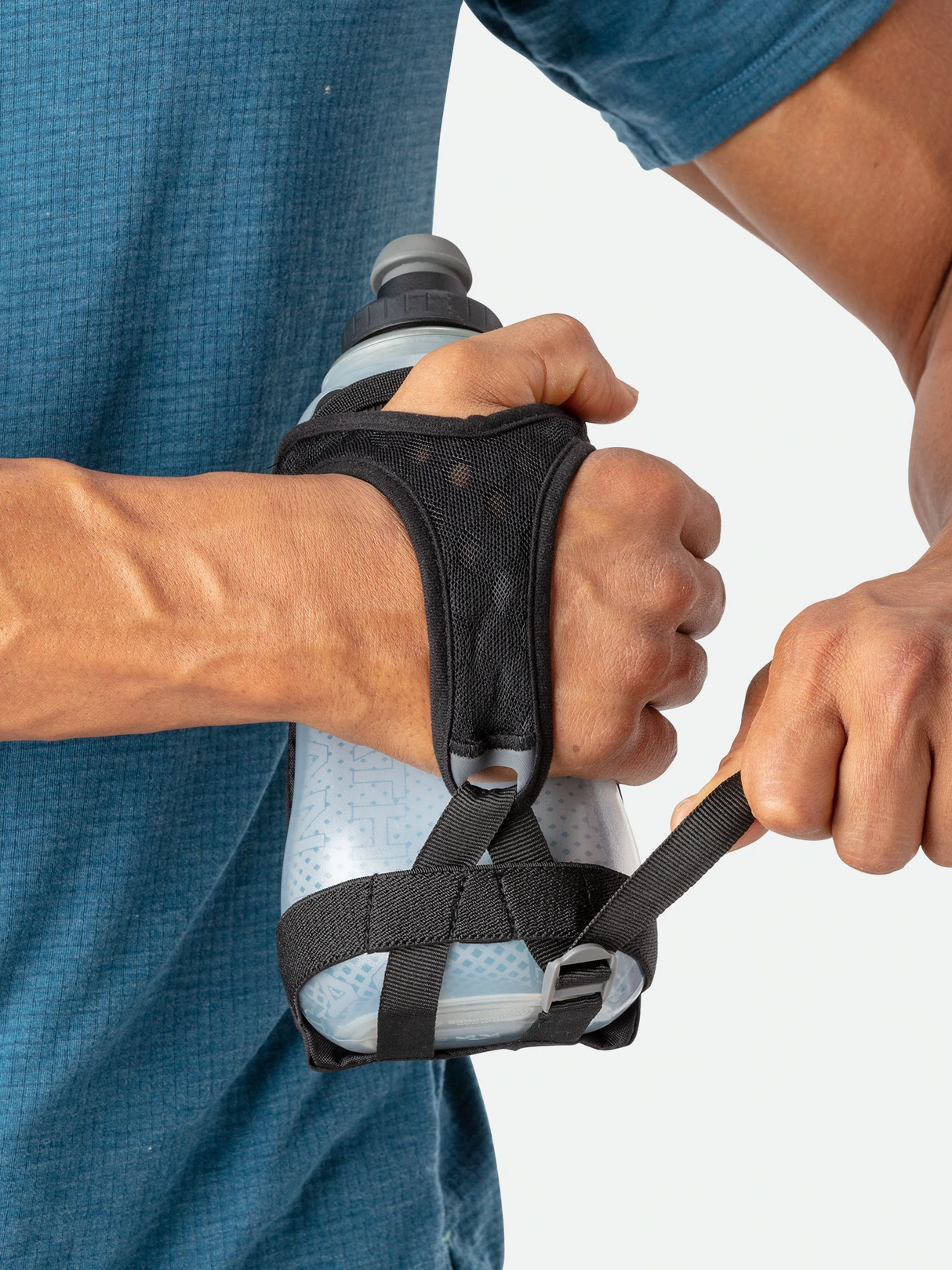 Nathan Quick Squeeze Insulated 18oz Handheld Bottle