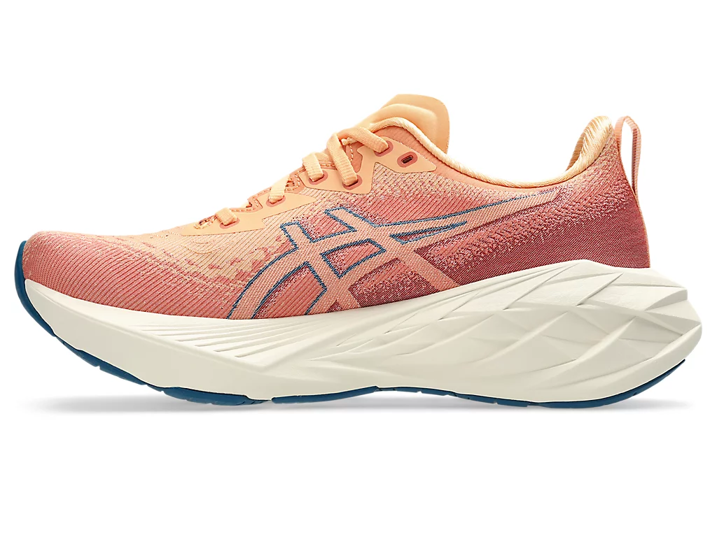 ASICS Women's Novablast 4