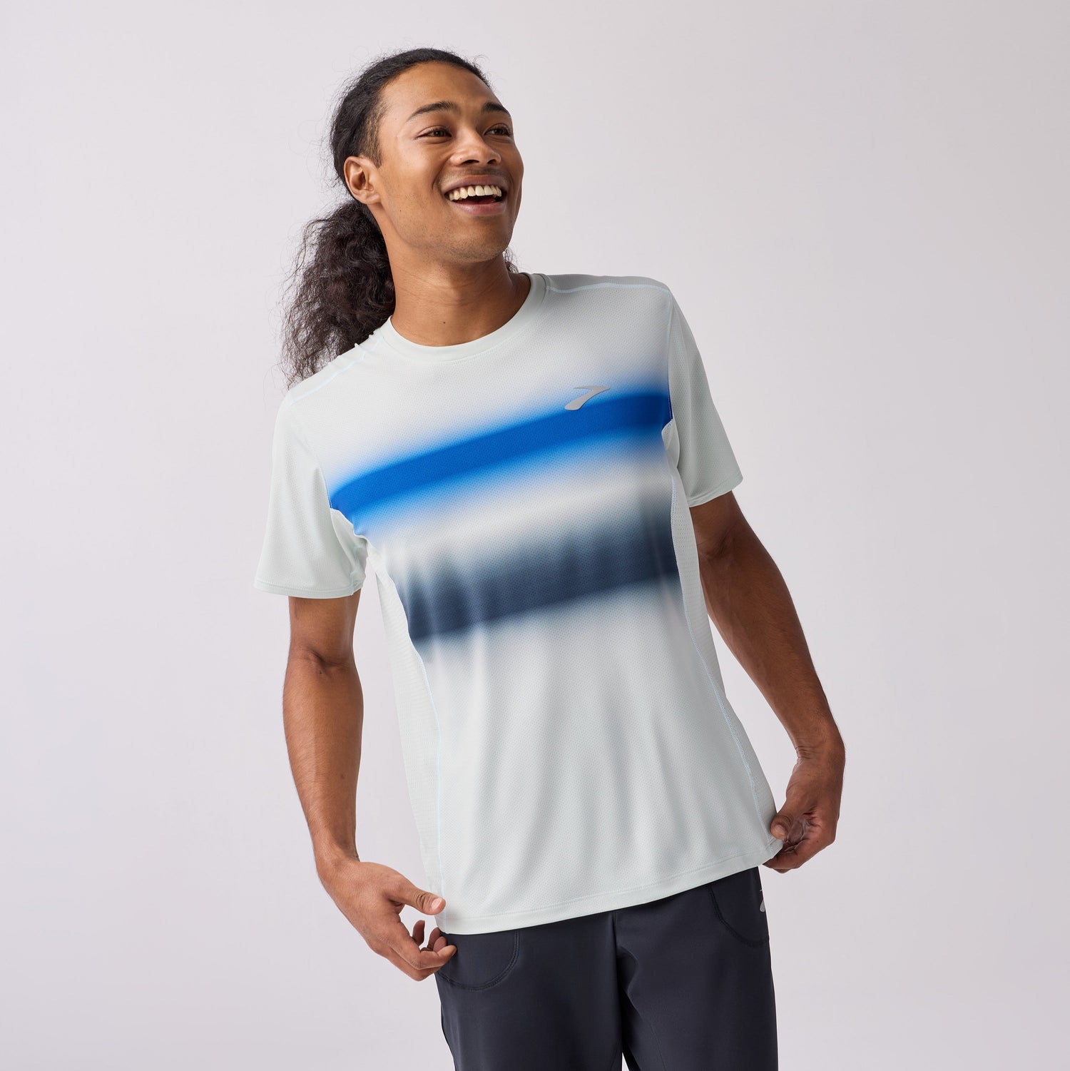 Brooks Men's Atmosphere Short Sleeve 3.0 T-shirt for exercise