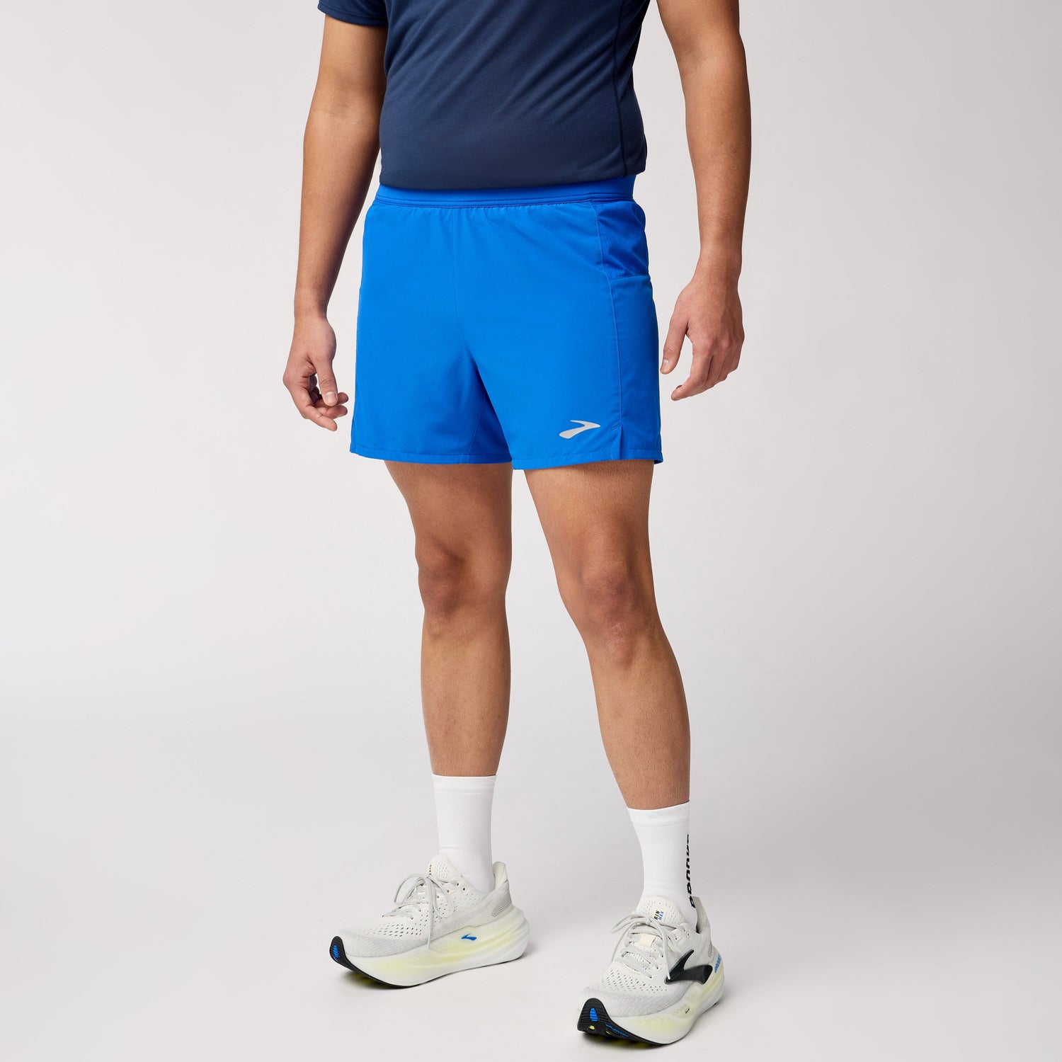 Brooks men's Journey 5" running short with liner and pockets
