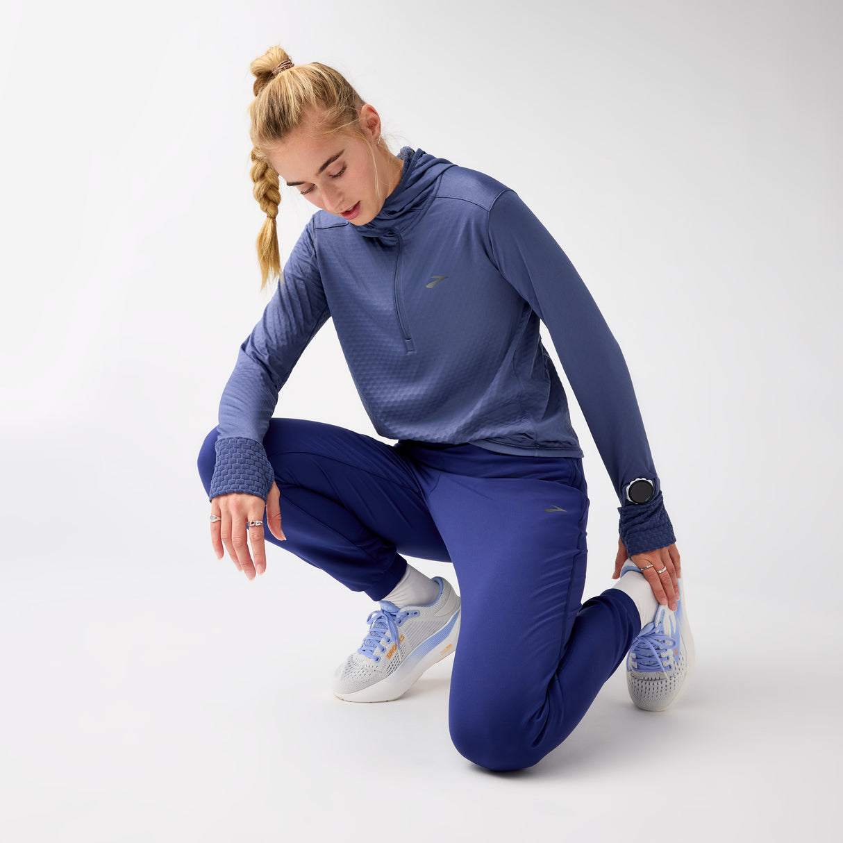 Brooks Women's Momentum Thermal Jogger 2.0