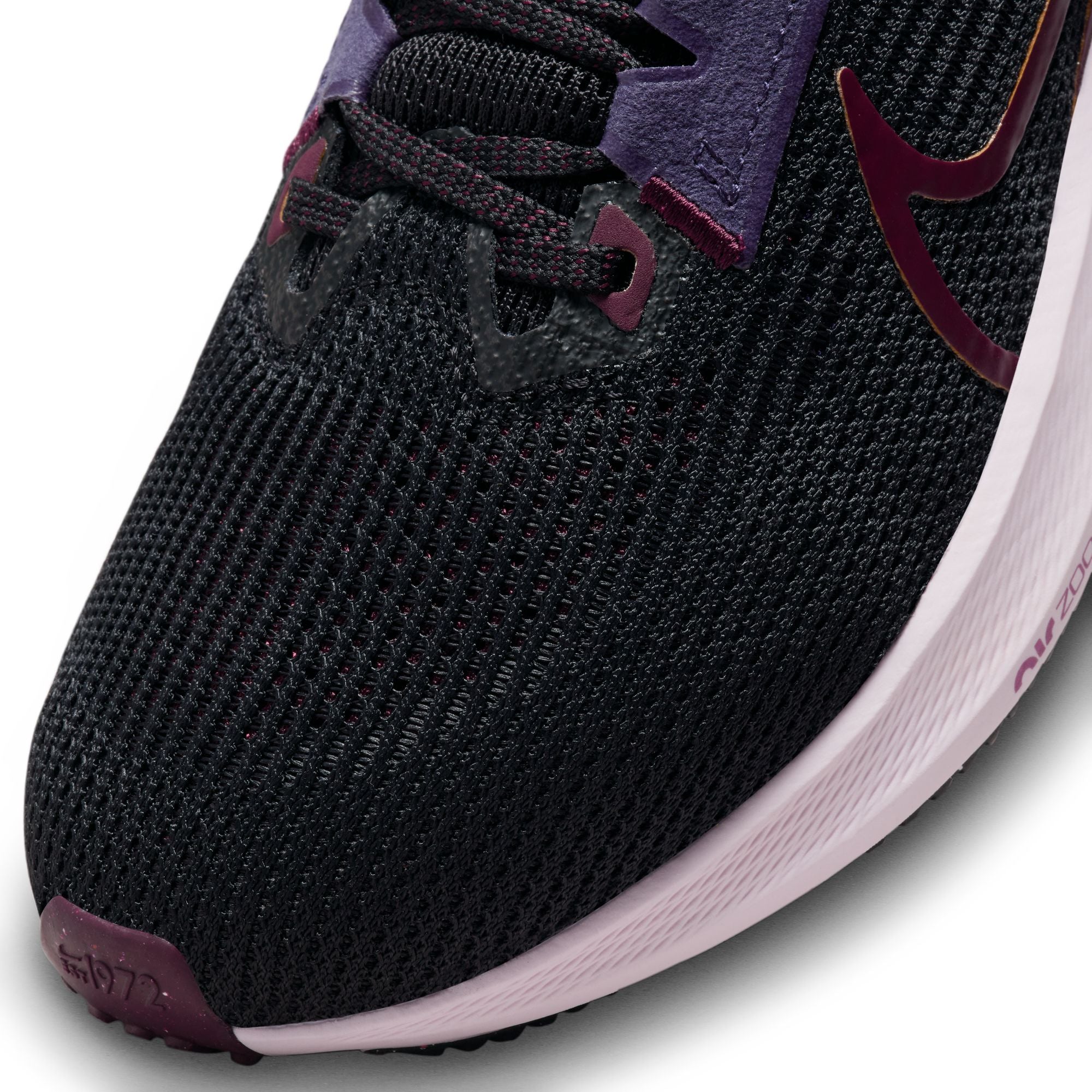 Nike pegasus maroon best sale