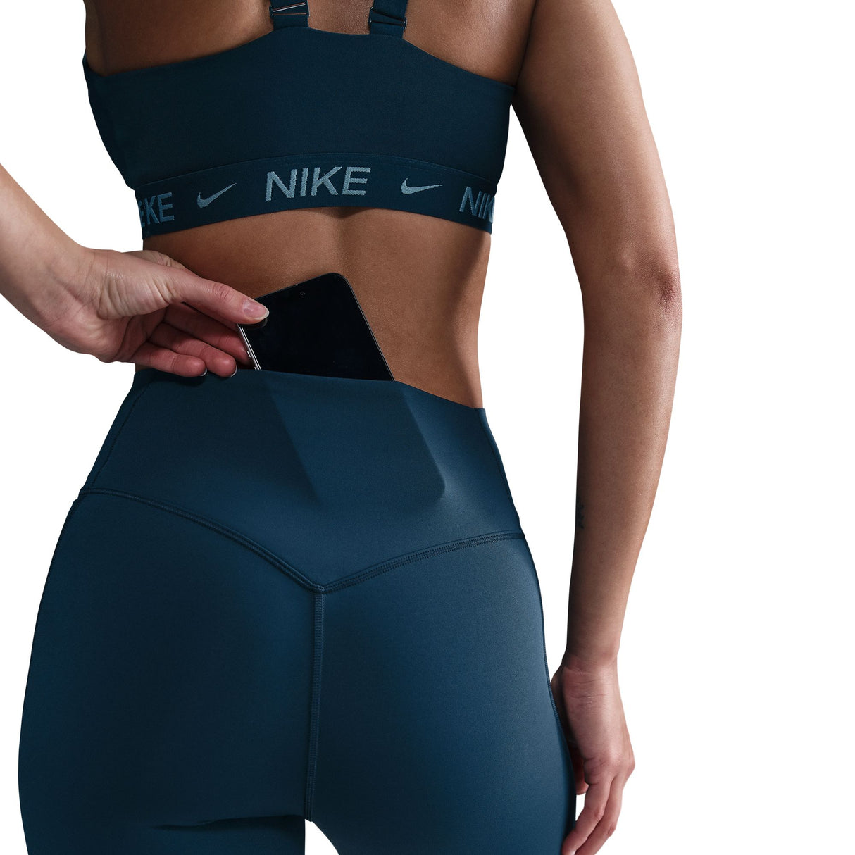 Nike Women's Universa Medium-Support High-Waisted 7/8 Leggings with Pockets