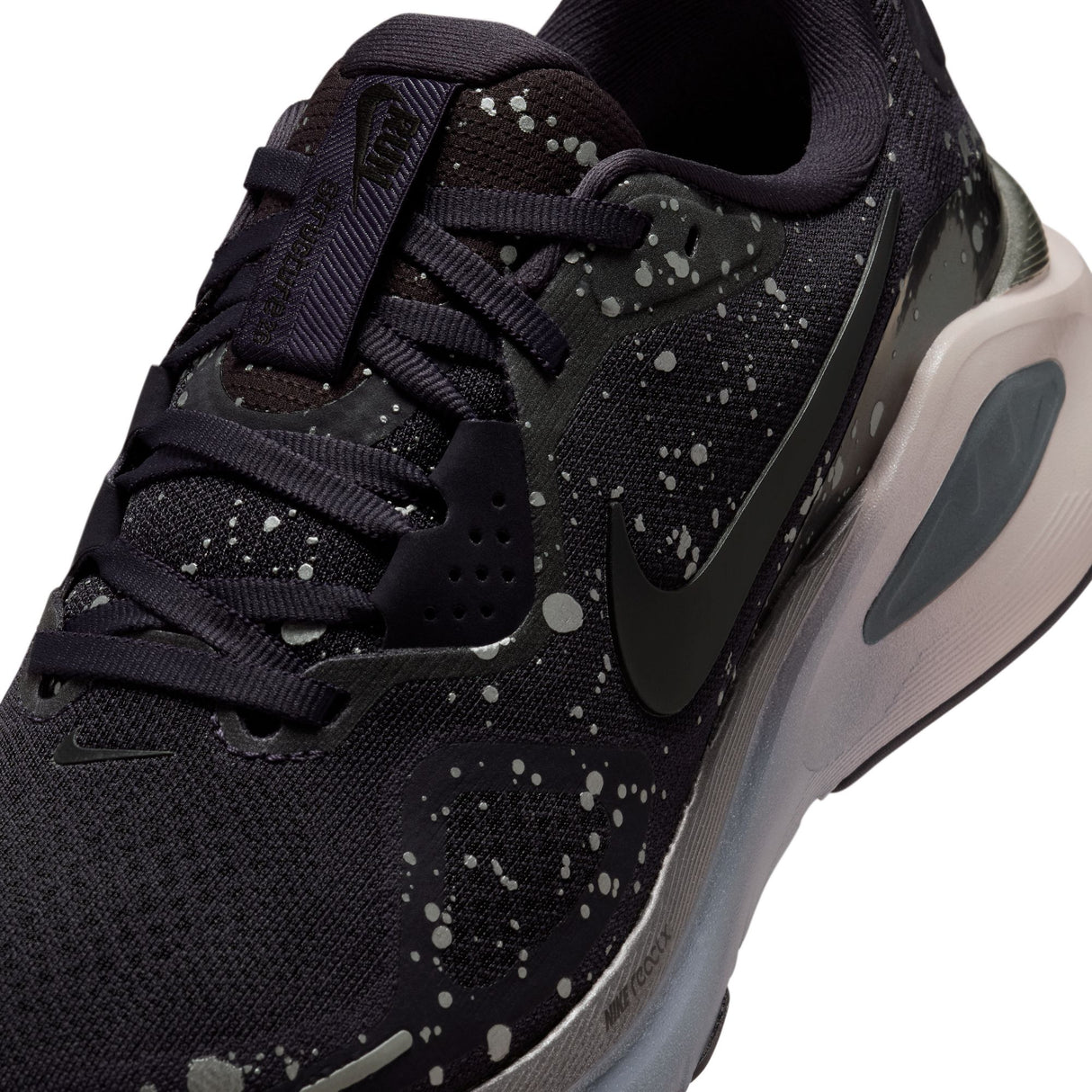 Nike Women's Structure 26