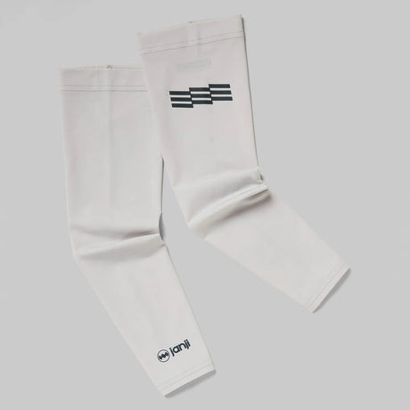 Unisex Janji Sunchaser 50 Arm Sleeves for sun protection on the arms and wrists
