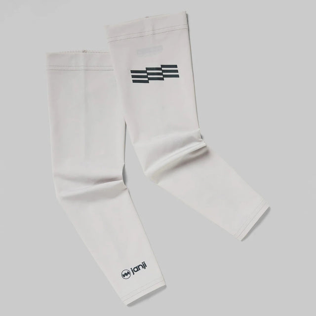 Unisex Janji Sunchaser 50 Arm Sleeves for sun protection on the arms and wrists
