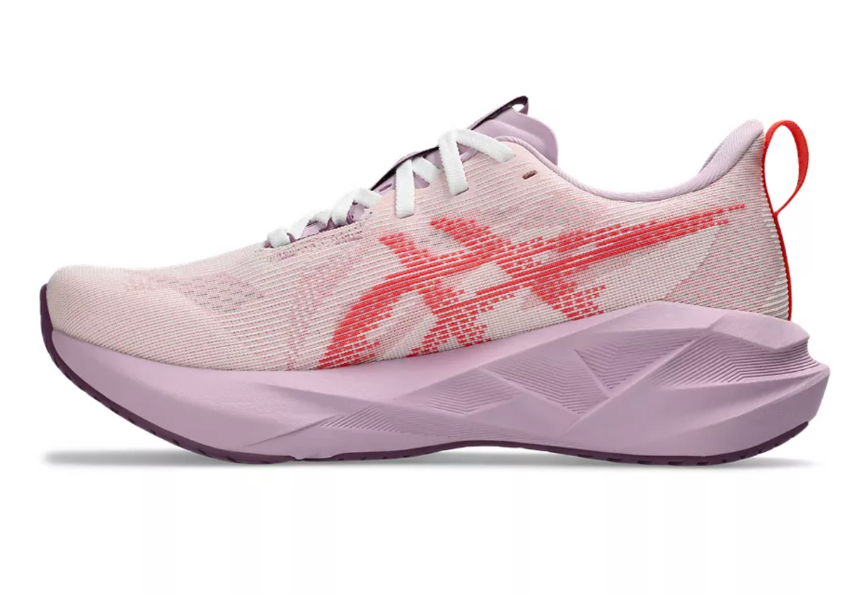 ASICS Women's Novablast 5