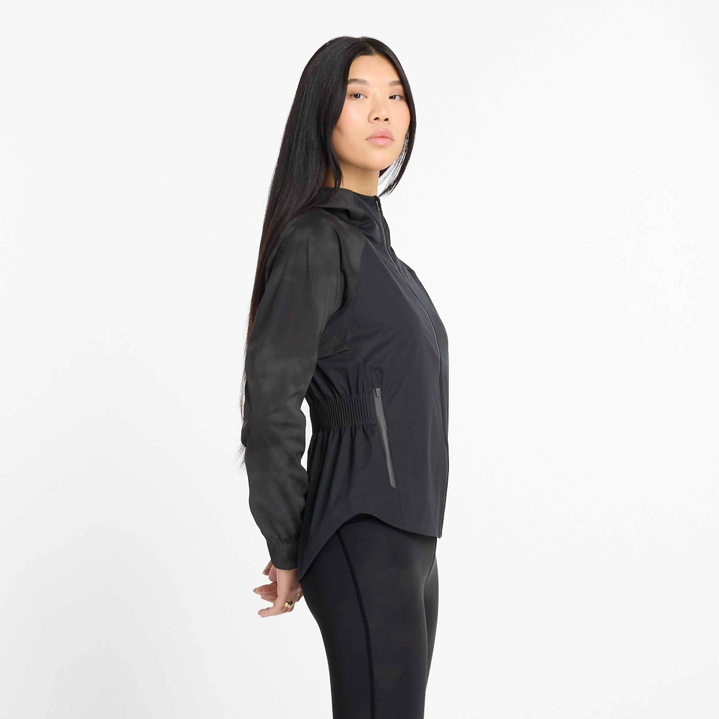 送料関税込み！NB レディースアウター☆Reflective Woven Jacket New Balance Women's Reflective Woven Jacket – Portland