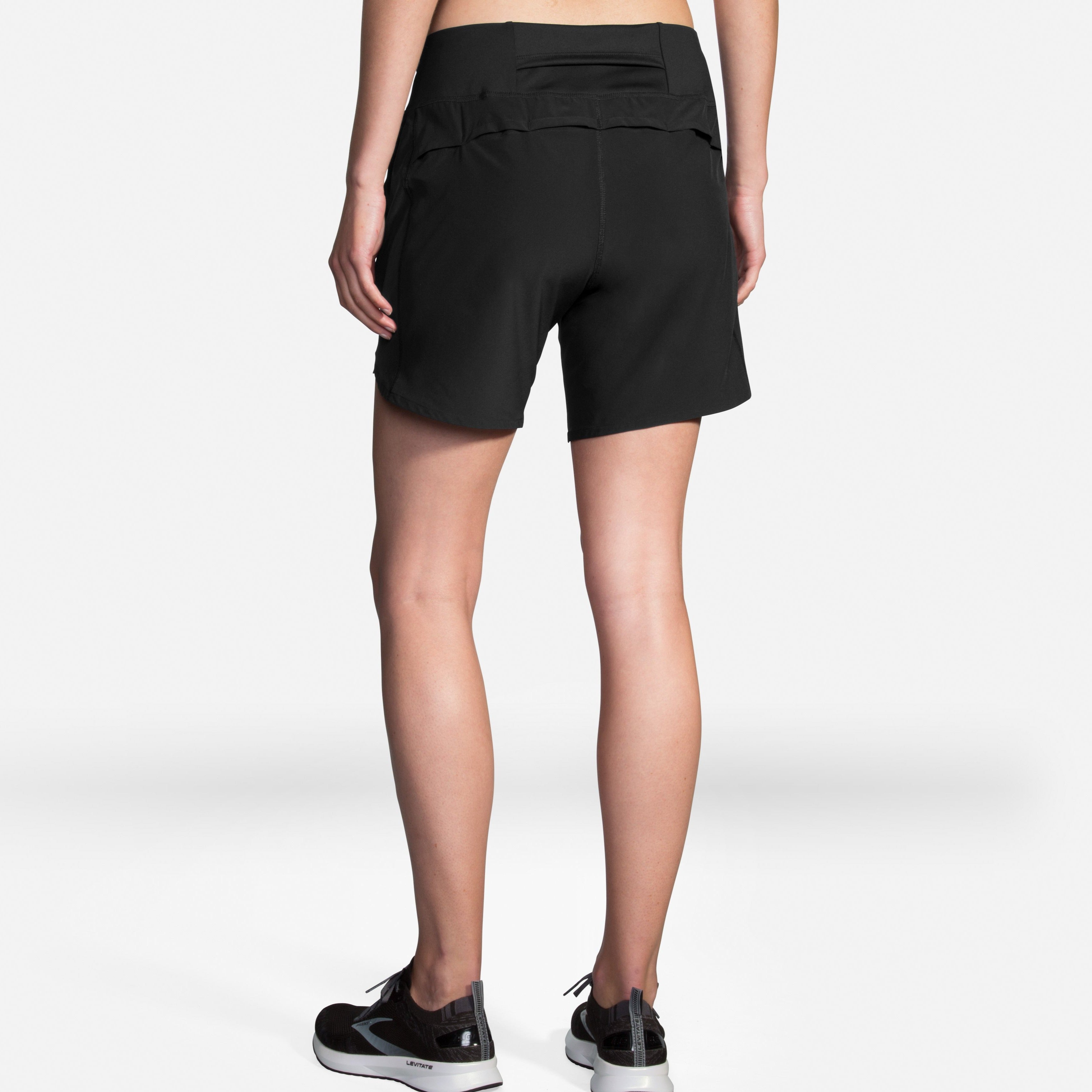 Brooks go to 7 outlet shorts